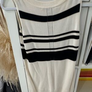 Nice shirt sleeve less St John